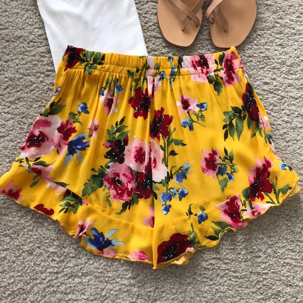 Floral Print, Ruffle Hem Shorts - Picture 4 of 5